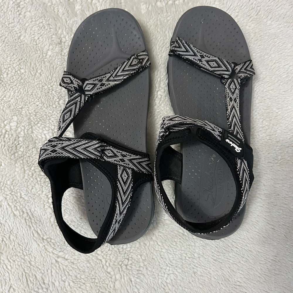 Skechers Black and Gray Sandals